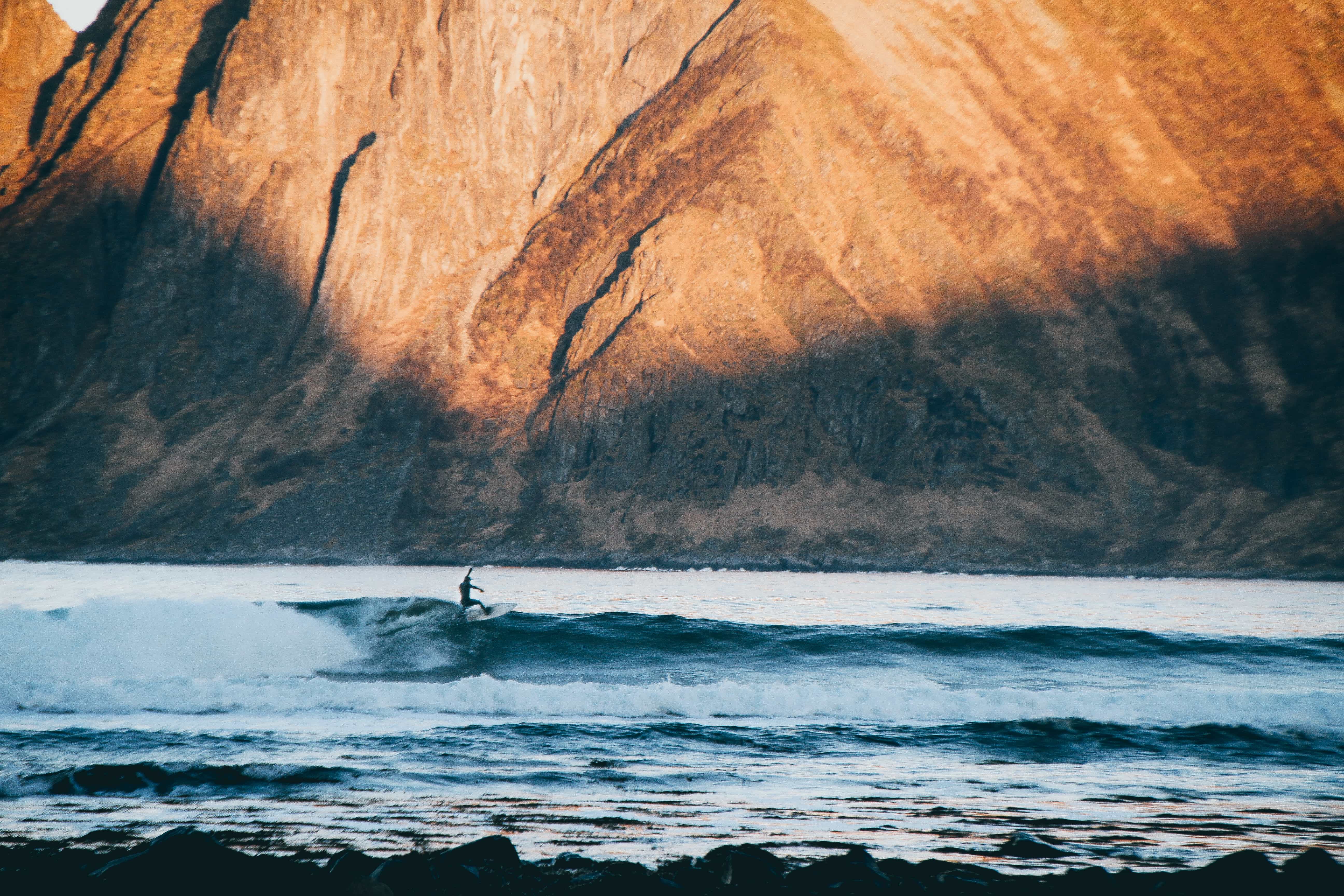 Ivar Fugle Nordhaug - Tatt idag 12.11.17 en hemmelig plass i nord-norge. Surfer: Lorentz Bloch haugland (instagram: @lorentzbh). Min insta: @ivarfn