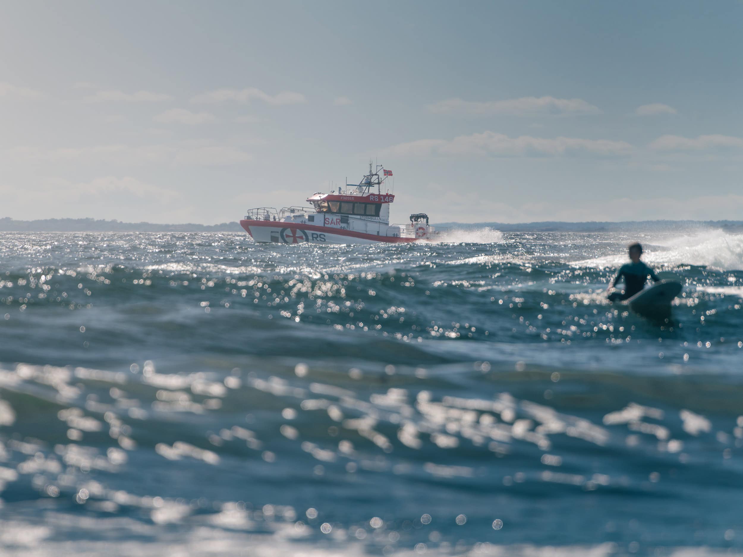 Redningsselskapet og en surfer