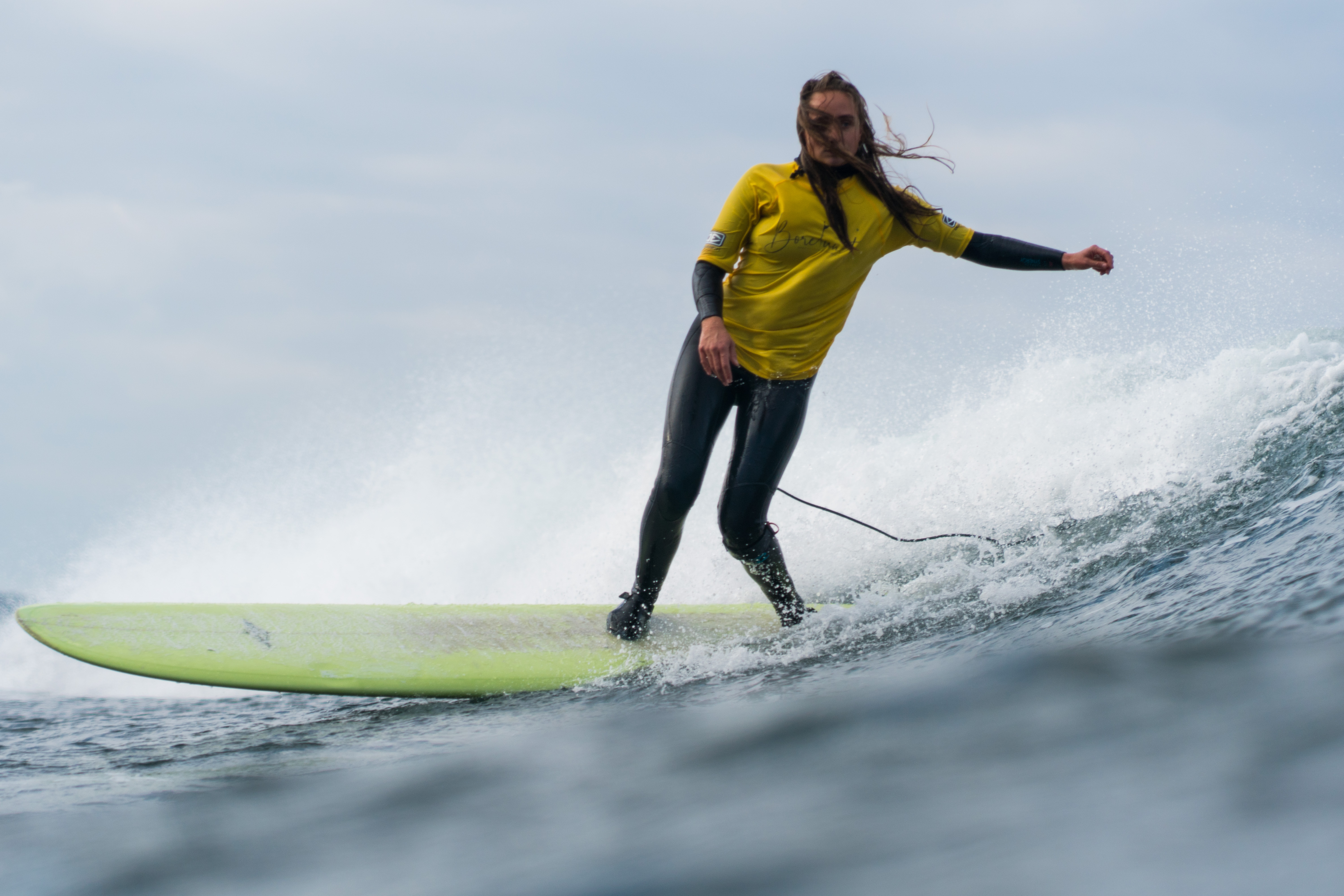 Ylva longboard cruising. Foto: Valentin Launay Ylva longboard cruising. Foto: Valentin Launay