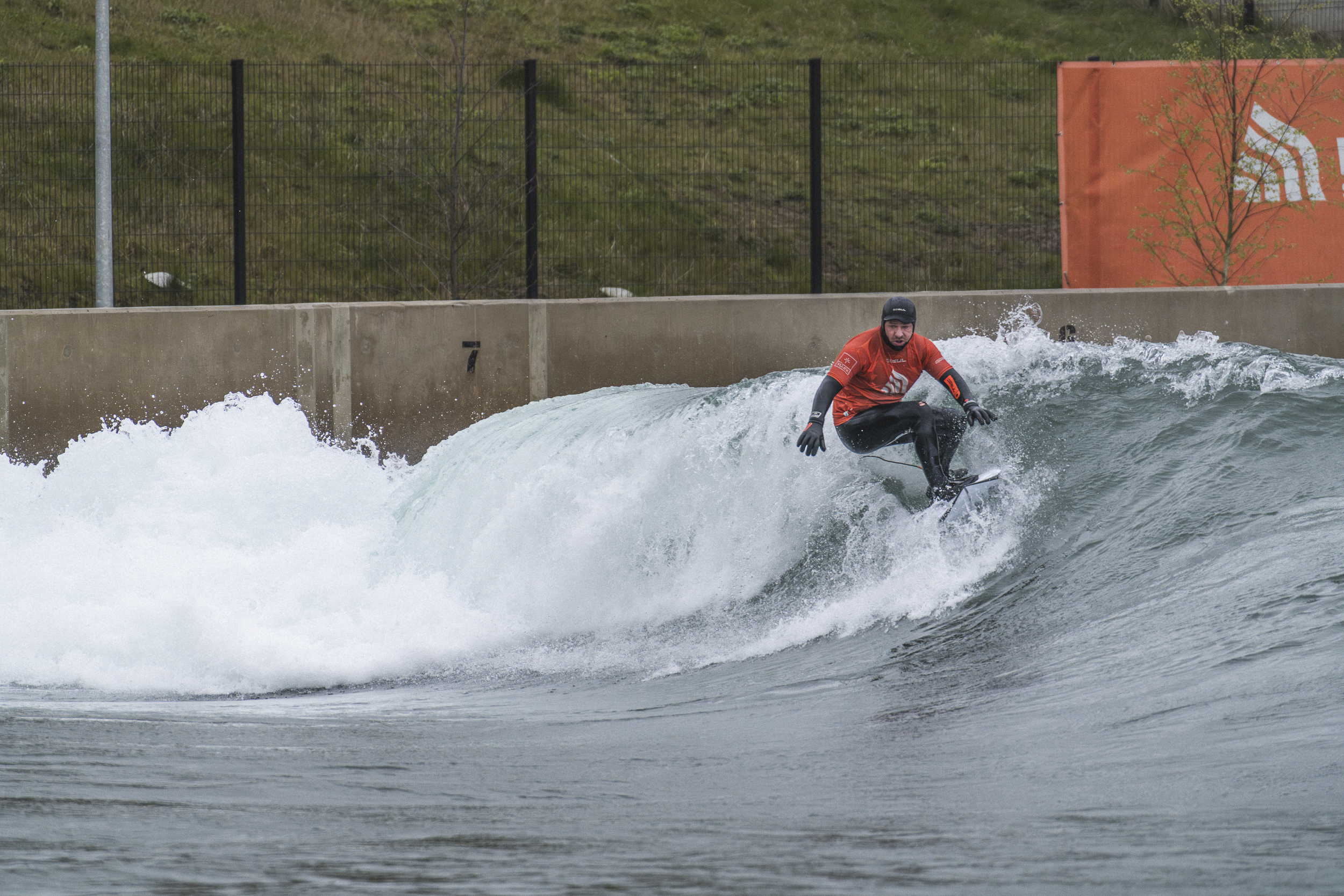 Maneuvers plus left session at Lost Shore. Foto: Kjetil Simonsen.