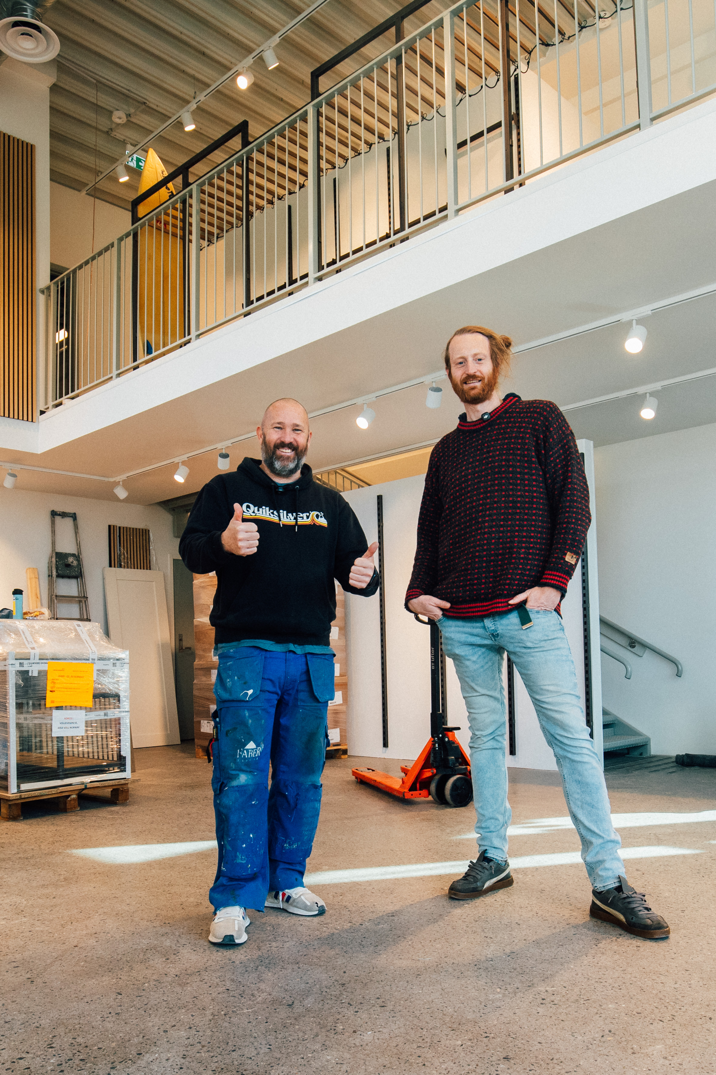 Ivar Vasstveit besøkte butikken og tok en prat med Thomas før åpning